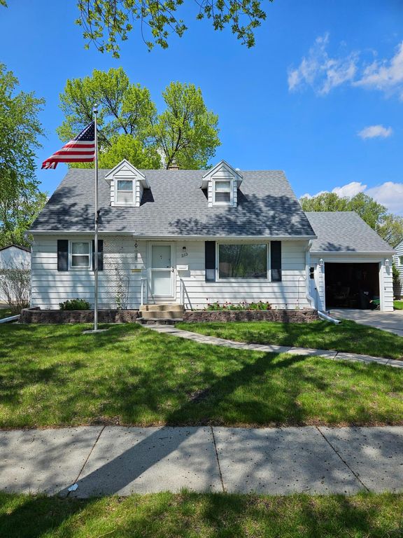 213 23rd Avenue N, Fargo, ND 58102