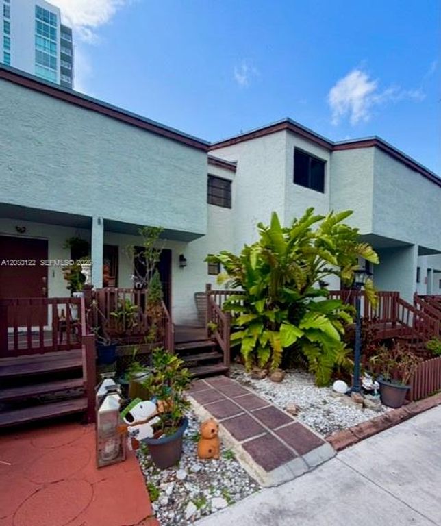 1901 S River Drive 22C, Miami, FL 33125