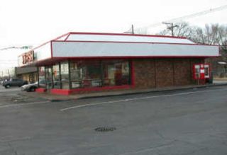 810 W 5th Avenue, Gary, IN 46402