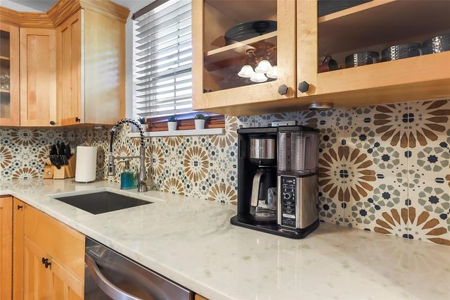 1108 E CHELSEA STREET, Tampa, FL 33603