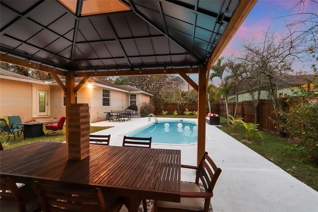 1108 E CHELSEA STREET, Tampa, FL 33603