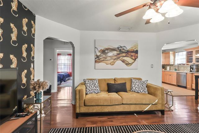 1108 E CHELSEA STREET, Tampa, FL 33603