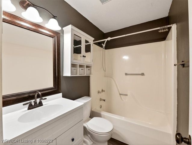 1011 Fairview Lane, Greenwood, AR 72936