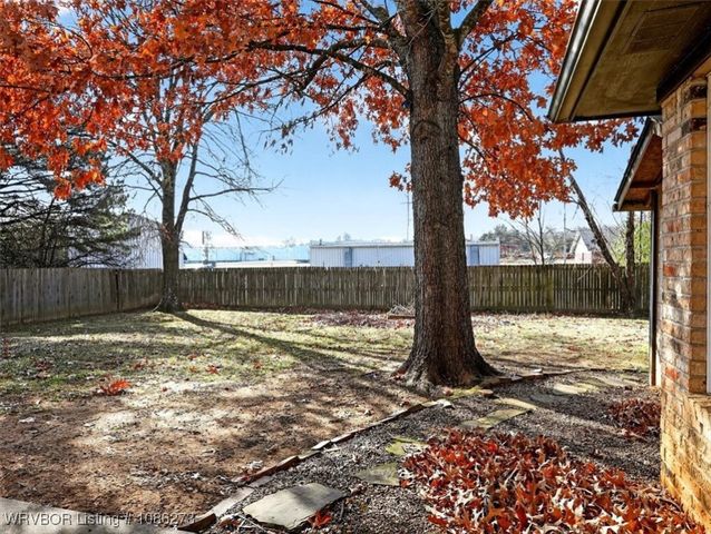 1011 Fairview Lane, Greenwood, AR 72936