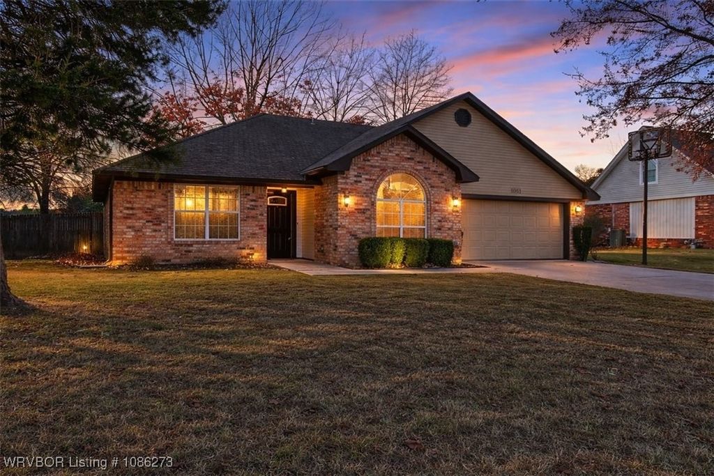 1011 Fairview Lane, Greenwood, AR 72936