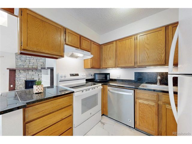 211 Wright St 308, Lakewood, CO 80228