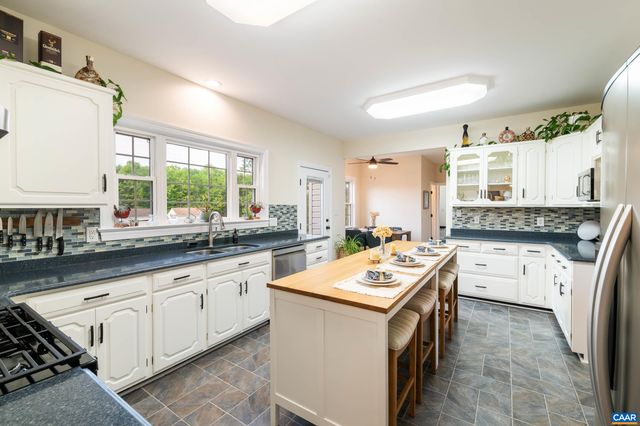 21 THURMAN RD, Troy, VA 22974