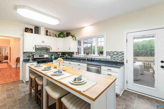 21 THURMAN RD, Troy, VA 22974