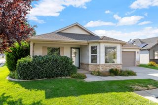 4623 S BLOSSOM GLN, Roy, UT 84067