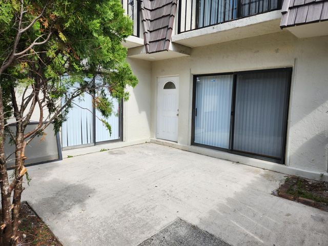 1749 N Congress Avenue C, West Palm Beach, FL 33401