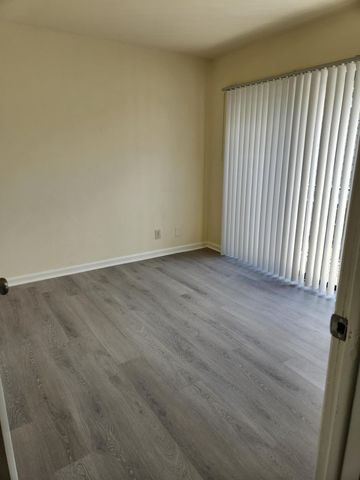 1749 N Congress Avenue C, West Palm Beach, FL 33401