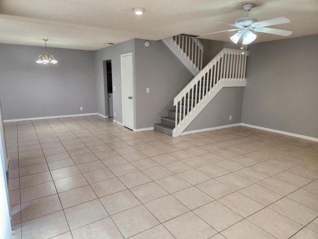 1749 N Congress Avenue C, West Palm Beach, FL 33401