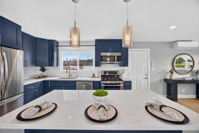 4852 Kings Way, San Diego, CA 92117