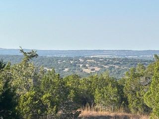 915 Overland Stage RD, Dripping Springs, TX 78620