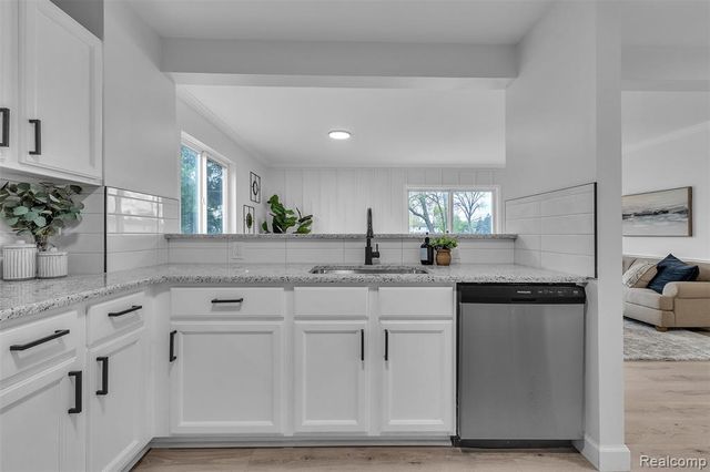 1264 Jay Street, Waterford, MI 48327