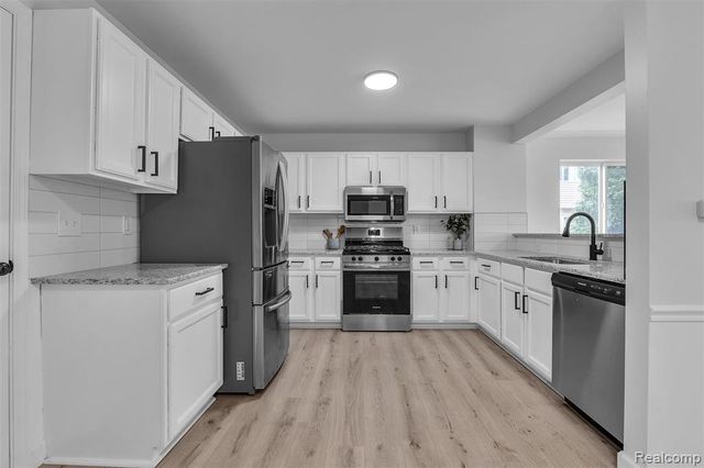 1264 Jay Street, Waterford, MI 48327