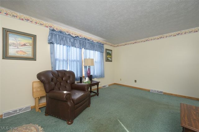 868 Saul Drive, Hubbard, OH 44425