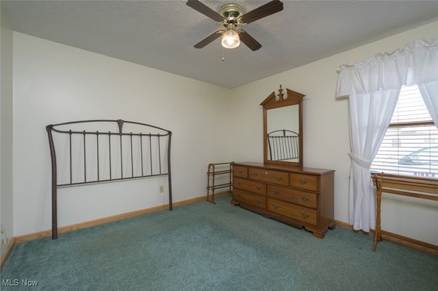 868 Saul Drive, Hubbard, OH 44425