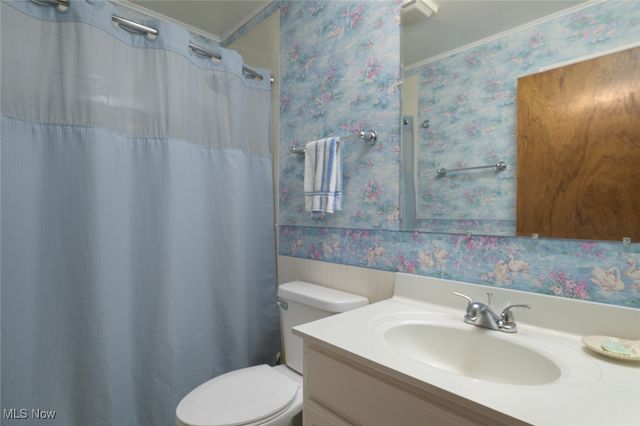 868 Saul Drive, Hubbard, OH 44425