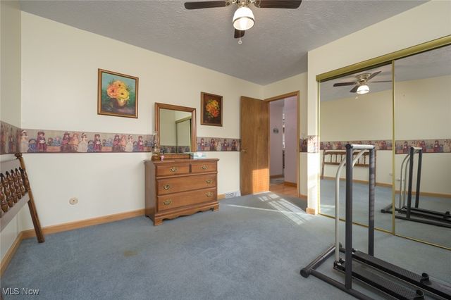 868 Saul Drive, Hubbard, OH 44425