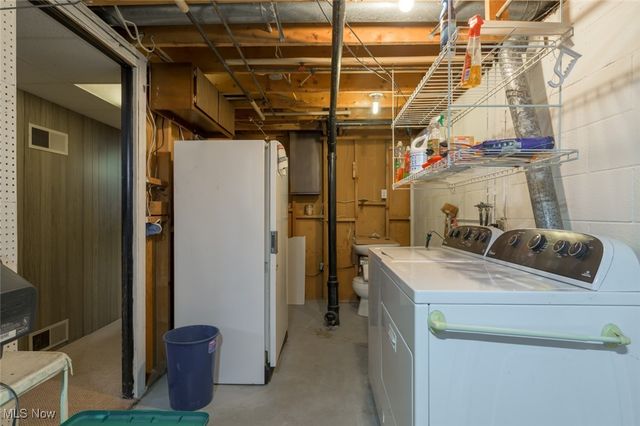 868 Saul Drive, Hubbard, OH 44425