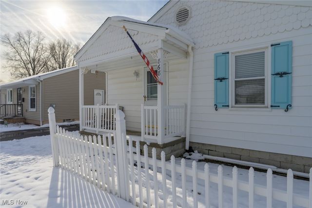 868 Saul Drive, Hubbard, OH 44425