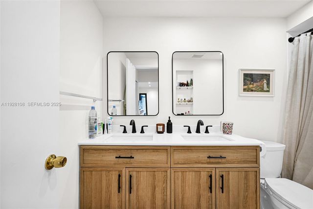 4020 N Hills Dr 29, Hollywood, FL 33021