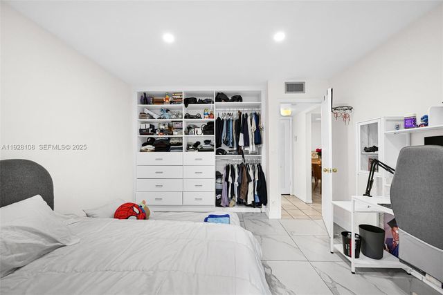 4020 N Hills Dr 29, Hollywood, FL 33021