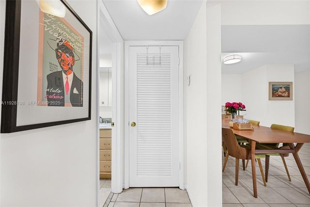 4020 N Hills Dr 29, Hollywood, FL 33021