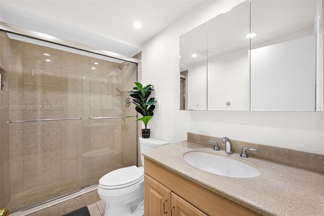 4020 N Hills Dr 29, Hollywood, FL 33021