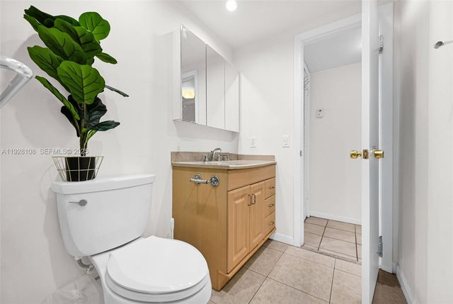 4020 N Hills Dr 29, Hollywood, FL 33021