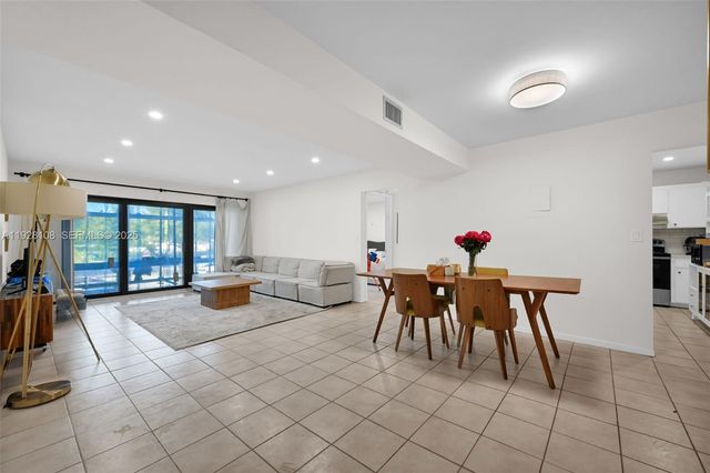 4020 N Hills Dr 29, Hollywood, FL 33021