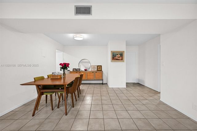 4020 N Hills Dr 29, Hollywood, FL 33021