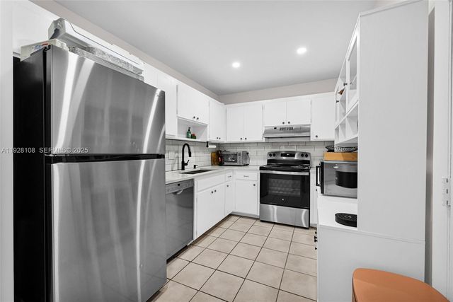 4020 N Hills Dr 29, Hollywood, FL 33021