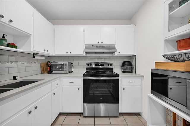 4020 N Hills Dr 29, Hollywood, FL 33021