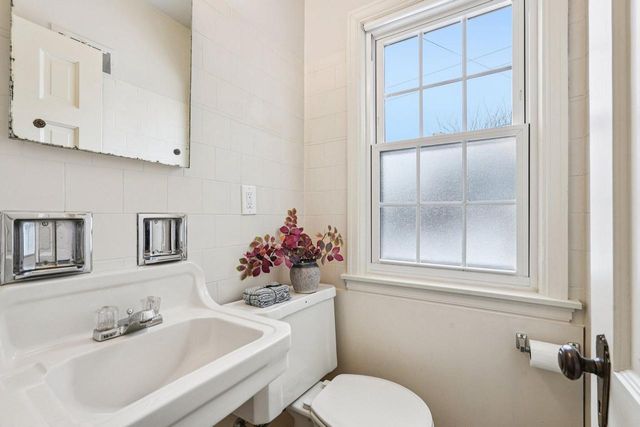 120 W Henry Clay STREET, Whitefish Bay, WI 53217