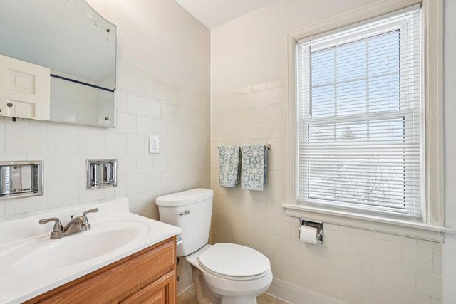 120 W Henry Clay STREET, Whitefish Bay, WI 53217