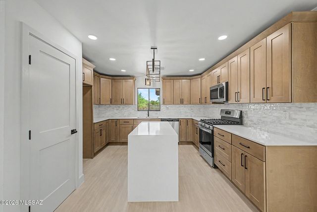 1514 E Lind Road, Tucson, AZ 85719