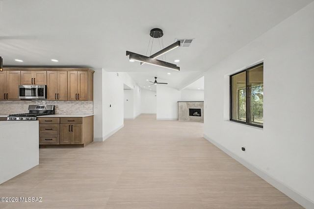 1514 E Lind Road, Tucson, AZ 85719