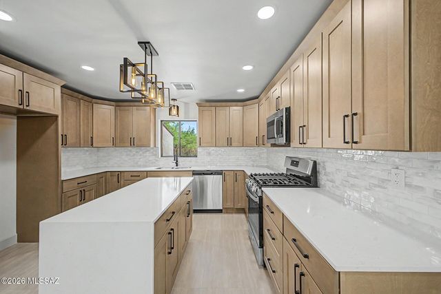 1514 E Lind Road, Tucson, AZ 85719