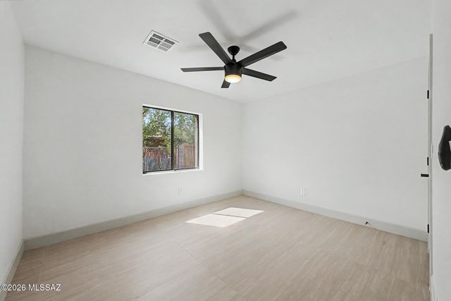 1514 E Lind Road, Tucson, AZ 85719