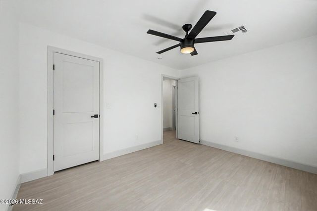 1514 E Lind Road, Tucson, AZ 85719