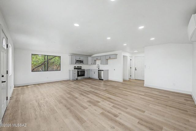 1514 E Lind Road, Tucson, AZ 85719