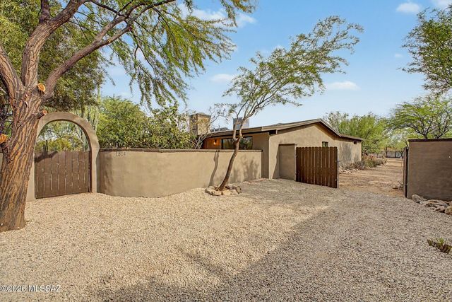 1514 E Lind Road, Tucson, AZ 85719