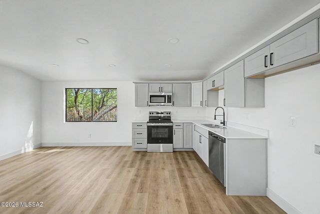 1514 E Lind Road, Tucson, AZ 85719