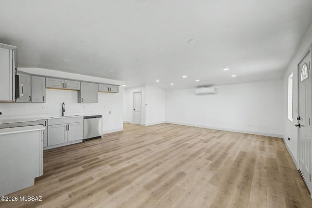 1514 E Lind Road, Tucson, AZ 85719