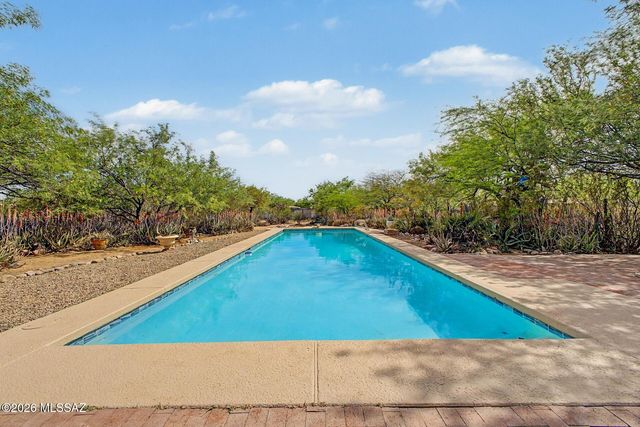 1514 E Lind Road, Tucson, AZ 85719