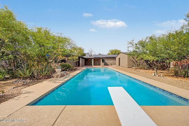 1514 E Lind Road, Tucson, AZ 85719