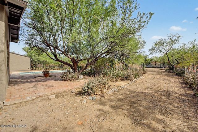 1514 E Lind Road, Tucson, AZ 85719
