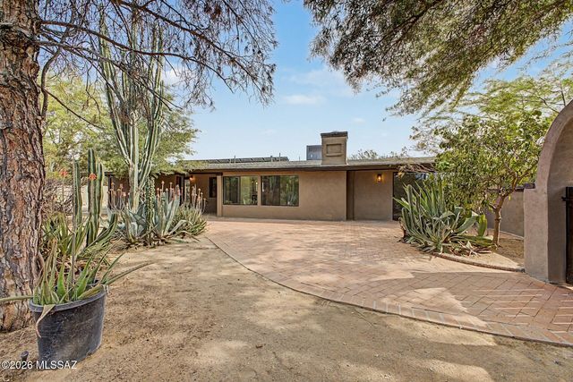 1514 E Lind Road, Tucson, AZ 85719